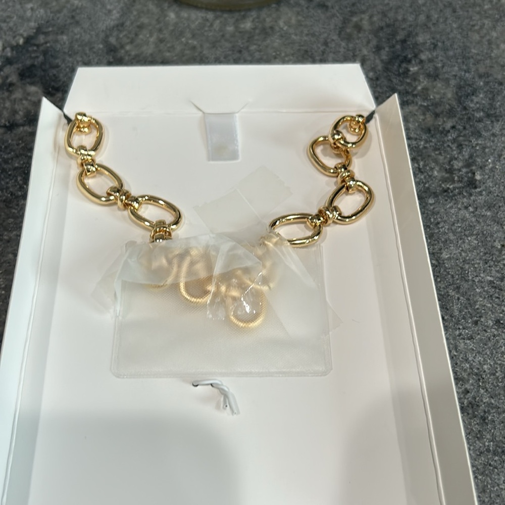 Camila Coelho Gold Necklace with Mother of Pearl Flower Pendant - Picture 3 of 5